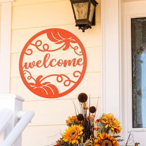 Fall Decor Welcome Sign, Metal Door Wreath Hanging Sign, Seasonal Harvest Decorations, Thanksgiving Pumpkin Greeting for Front Porch