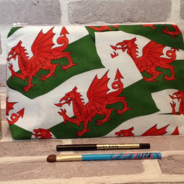 Welsh flag, Welsh Dragon make up bag, Welsh flag travel bag, toiletry bag, large makeup bag