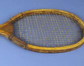 ◆激レア！テニス◆ ヴィンテージ壁掛け◆額縁◆オブジェ◆ディスプレイ◆ラケット史 1920年代のW & D Criterionテニスラケットと原始的な壁掛け金具 - Etsy