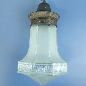 Antieke art-deco halplafond- of foyerlamp met mat en helder glazen art-decoscherm, circa 1920 |  Geen luifel; Opnieuw bedraad nodig