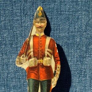 Figura recortada de cartón de un antiguo oficial de infantería ligera británica (15,8 cm de alto)