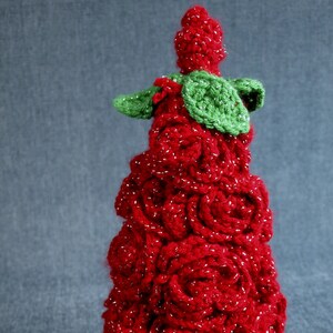 Vintage Crochet Art Red Rose Christmas / Valentine&#39;s Tree  with Green Leaves - 14&quot; tall