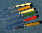 6 Vintage Mixed Lot of Bakelite Handle Butter Knives - Fiesta Sta-Brite (2), Forgecraft Lamson - Red, Green, Butterscotch, and Marble
