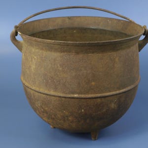 Antique Cast Iron Cooking Pot / Cauldron / Three-legged Bean Pot - Hearth / Fireplace Cooking, Primitive Decor - No Lid - VG Aged condition