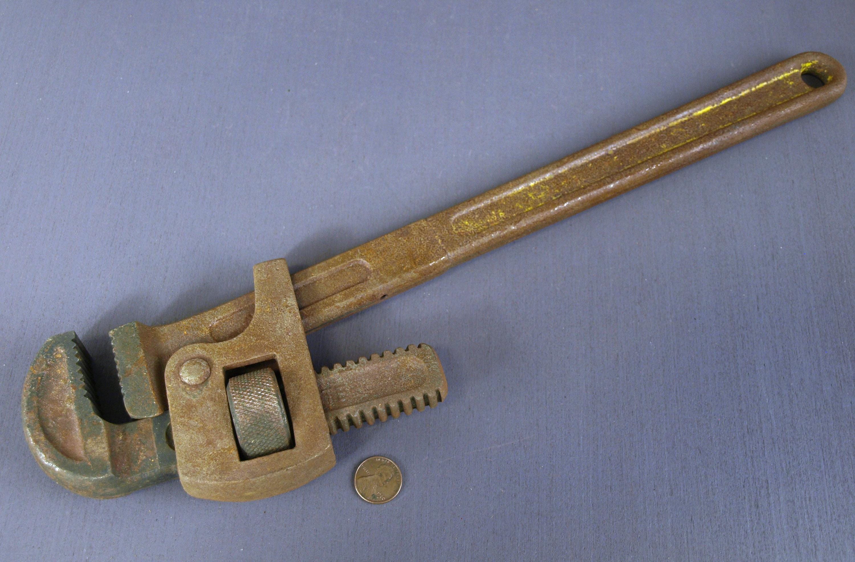 Vintage Penens Pipe Wrench 18