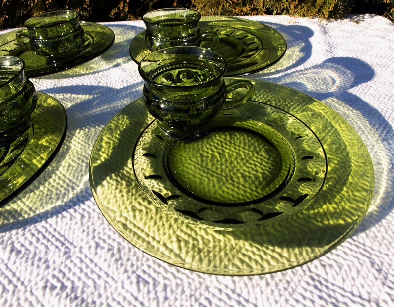 Vintage Indiana Glass Thumbprint Luncheon Plate with Matching Cups in Olive Green \u2013 Set of 4