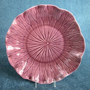 Vintage Metlox Potteries Lotus Dinner / Salad Plate Hand Crafted in California USA - Lotus Flower Ceramic Dinnerware in Burgundy Red