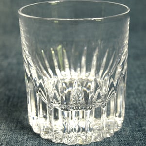 Vintage Superb Crystal Whiskey Glass with Sunburst / Sunflower Pattern on Bottom