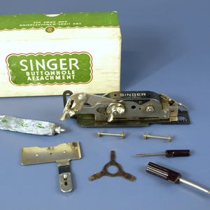 Vintage Singer Buttonhole Attachment No. 121795 for Singer Lock Stitch Family Sewing Machines w/ Original Box - No Instructions - Good+