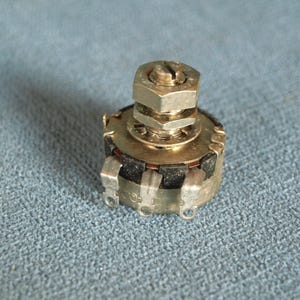 Clarostat Mfg Co Potentiometer CM12396 - 140303 - never used radio / tv part