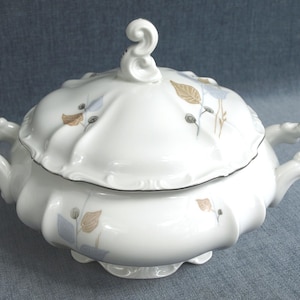 Vintage Hertel & Jacob Bavaria Germany Fine China Large Porcelain Soup Tureen / Vegetable Bowl Pattern BAV475 w Handles - Gold Trim