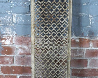 Tampa de radiador antiga em ferro fundido - ca. 1800 - Serve para radiadores de 35" x 6,75" - Era Vitoriana - Necessita de pintura - Metal em bom estado.
