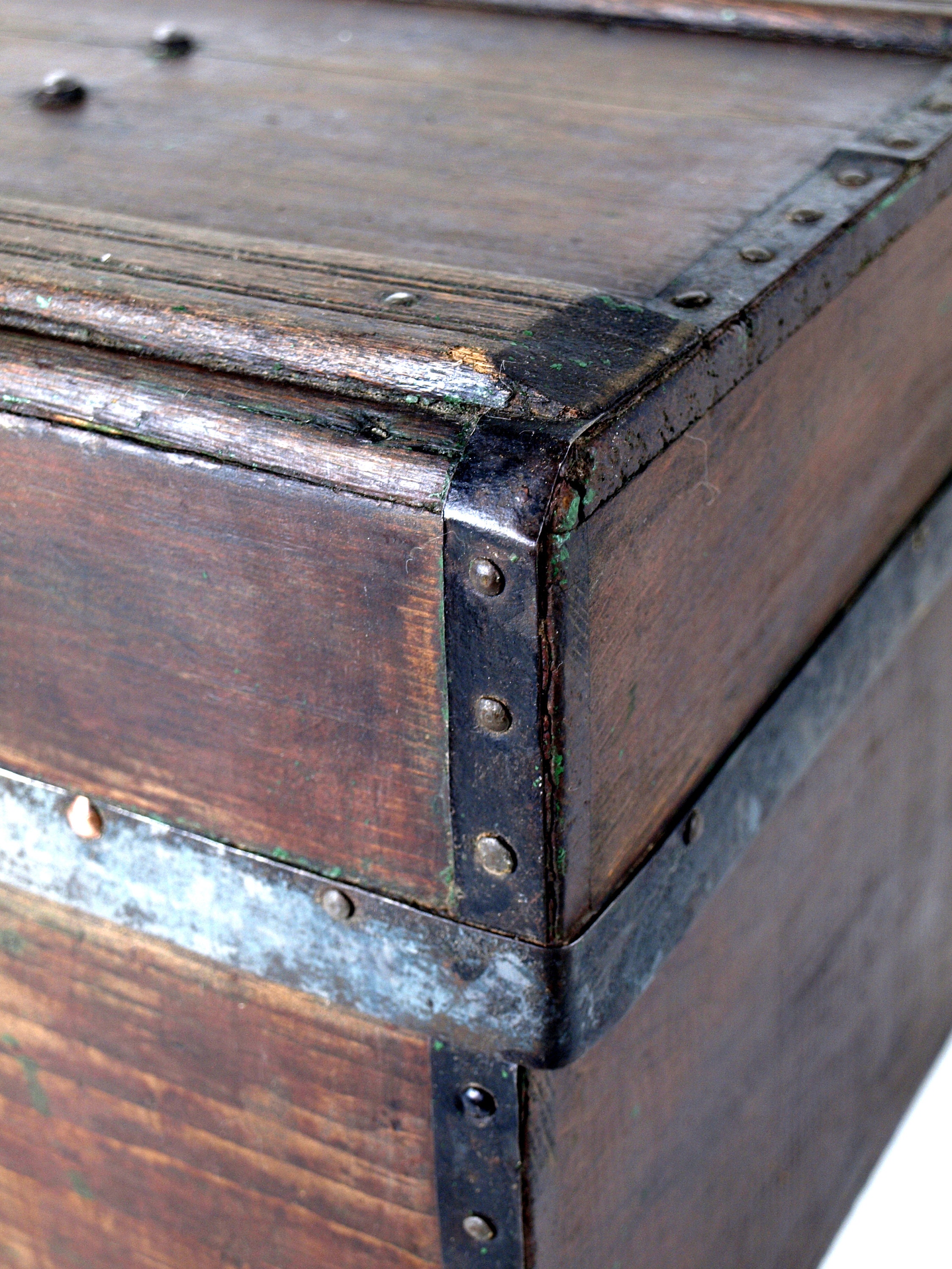 海揚がり古備前片口室町時代 箱付 Antique Small Wooden Travel Trunk, Circa 1800's - 18