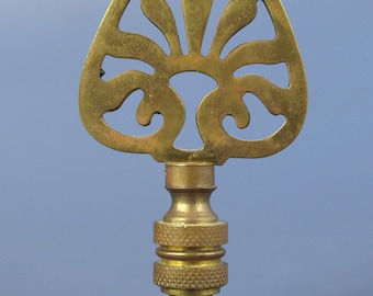 Royal Designs Single Rising Sun in 'Antique Brass' Filigree Decorative Lamp Finial 3 1/8" H x 1.75" W x 1/4-27 Fitter Great Condition