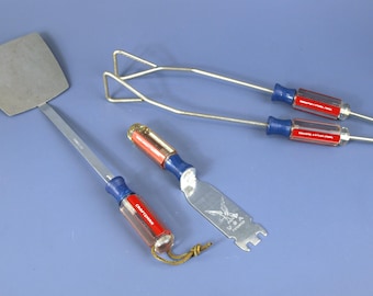 Juego de accesorios para barbacoa Craftsman Tool de 3 piezas, estilo vintage: espátula, pinzas y herramienta para limpiar la parrilla / Usado, en buen estado