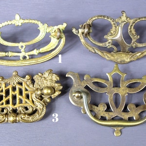 Antyczne wiktoriańskie uchwyty do szuflad i szafek meblowych z uchwytami w kształcie kropli – ozdobne, mosiężne okucia do renowacji – sprzedawane oddzielnie