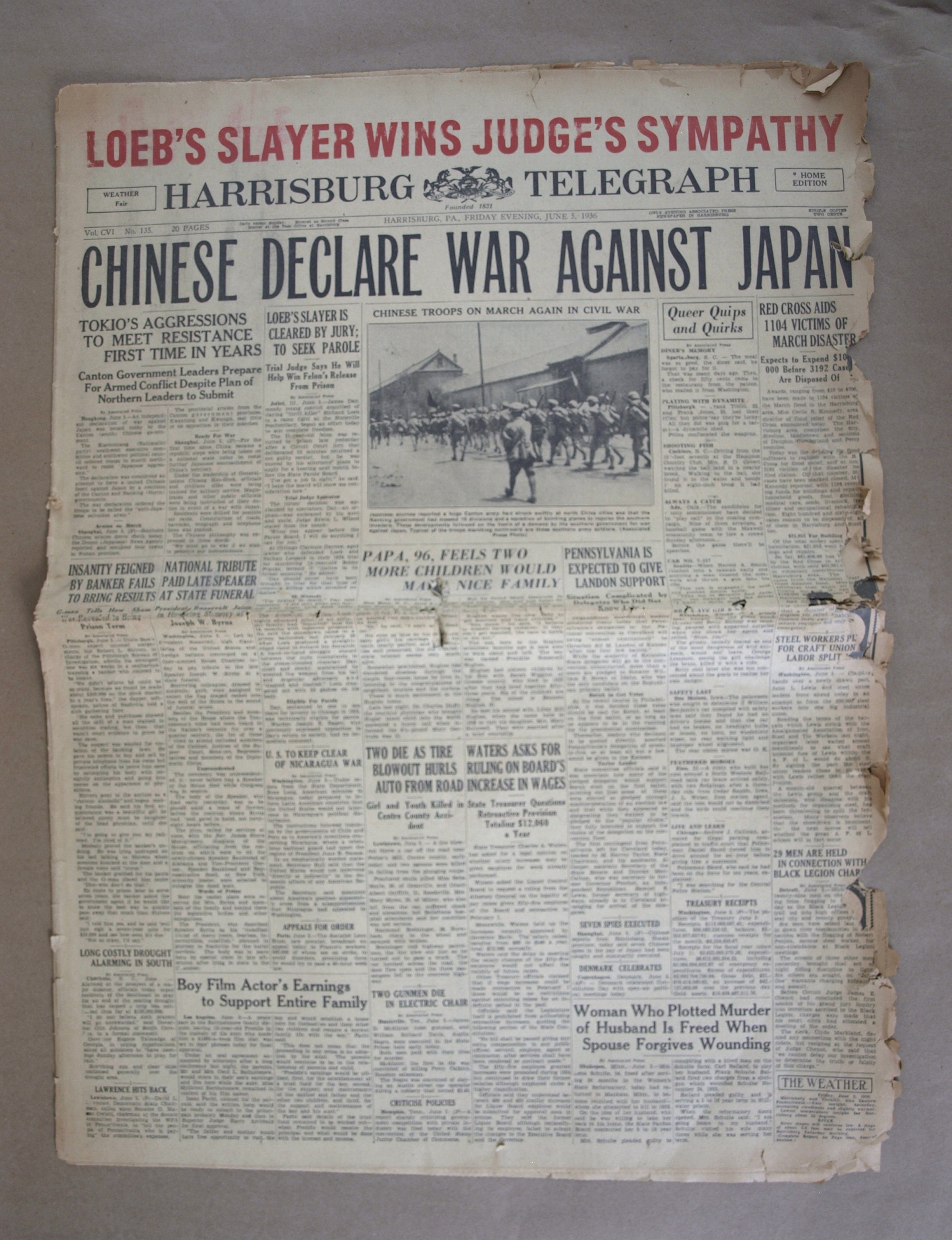 人気定番の Vintage  Newspaper WWII 洋書