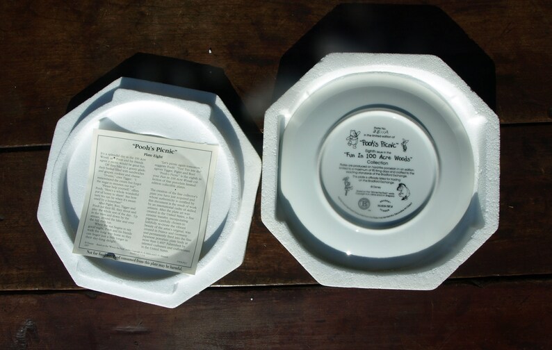Eighth issue Pooh\u2019s Picnic Disney\u2019s Winnie the Pooh Collector Plate Fun in 100 Acre Woods Collection