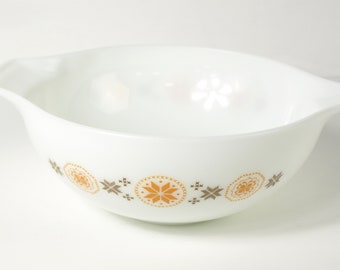 Mid Century Vintage PYREX 13" Cinderella Mixing Bowl, Town & Country - Discontinued Piece, circa 1963 - Very Good condition