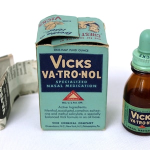 Vintage Wicks Va-Tro-Nol 1/2 Unze Flasche In der Originalverpackung mit Etikett und Box in gutem Zustand