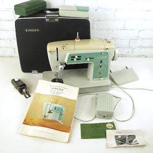 Vintage Singer Deluxe Zig-Zag Sewing Machine 680U w/ Buttonholer, Accessories, Pedal & Case - Great Machine in Very Good Working condition