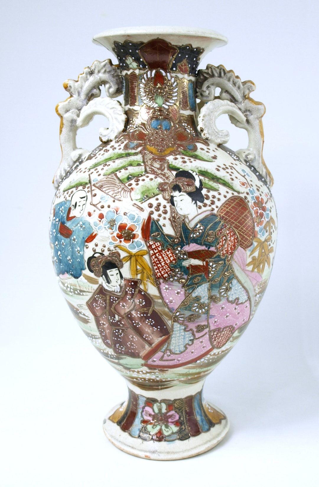 アンティークの日本製薩摩焼花瓶、明治時代（1868～1912年） - 芸者