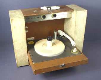 Tocadiscos Admiral vintage, fonógrafo, modelo Y5067, con altavoz dual de alta fidelidad. Enciende, pero requiere atención. Raro.