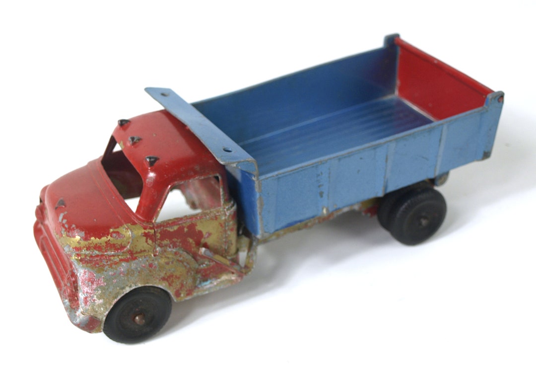 Vintage Structo Dump Truck, Circa 1950's - 8.5