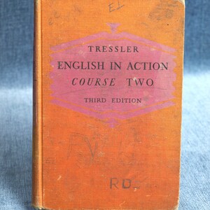 J. C. Tressler著『Vintage English in Action Course Two 3rd Edition』ハードカバー（状態良好）