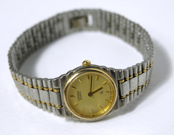 Vintage Ladies CITIZEN Quartz Wrist Watch w/ Meta… - image 2