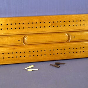 Vintage Channel Craft Handcrafted Wooden Cribbage Board Game In Excellent Condition