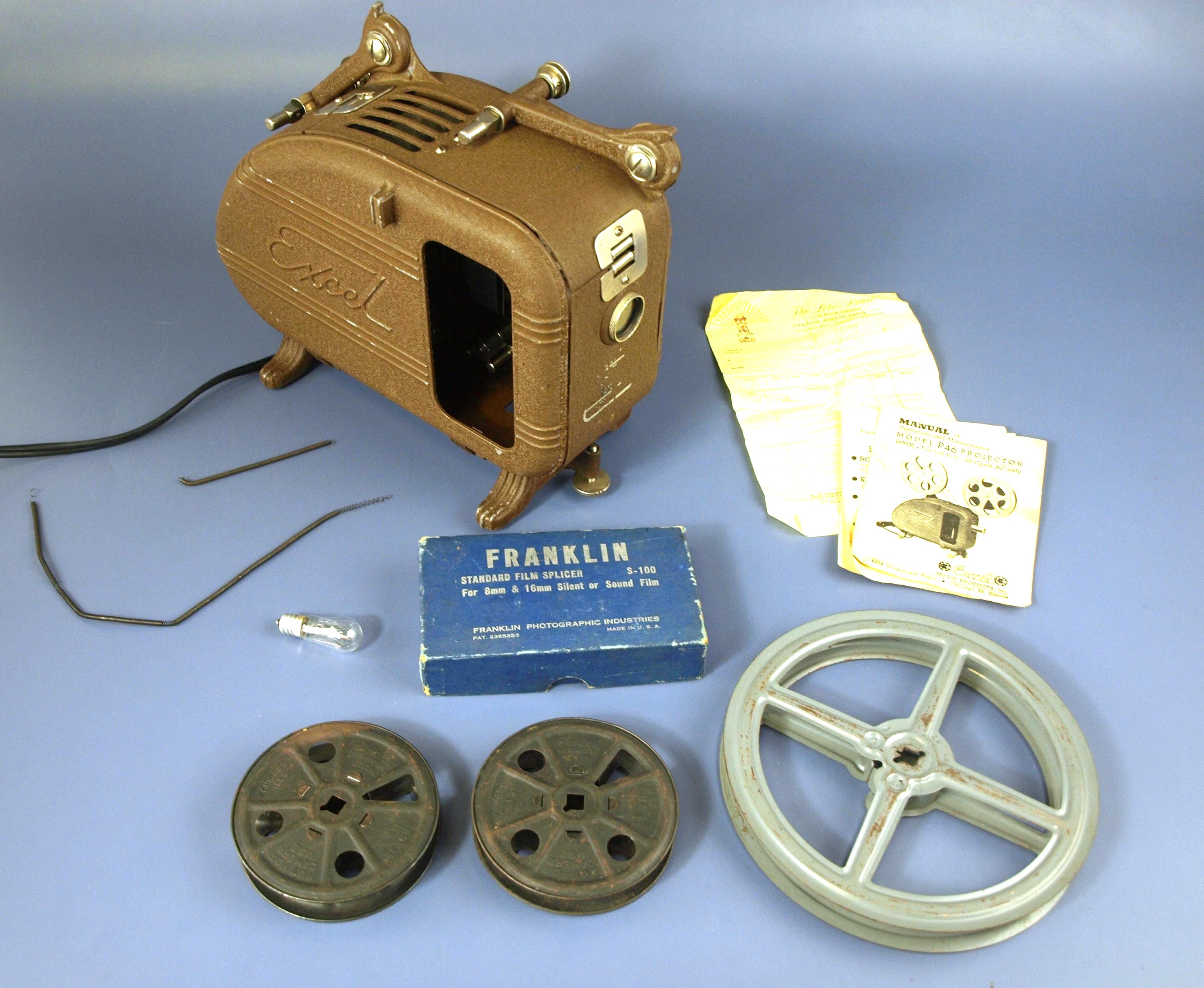 テスラ　バイオヒーラー Vintage Excel Model P46 16mm Movie Projector W/ Franklin Film