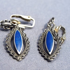 Orecchini pendenti vintage Boma in argento sterling con intarsio a ellisse in lapislazzuli - Chiusura a clip