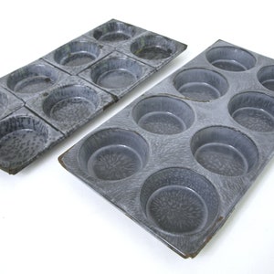 Coppia di teglie per panini o biscotti in granito vintage a 8 cavità - 2 teglie incluse, circa anni &#39;50 - Smalto grigio - Buone condizioni