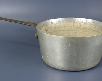 Cacerola grande de aluminio grueso de calidad comercial, estilo vintage, con mango de hierro, de la década de 1930.