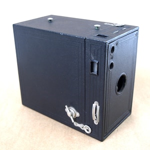 Antique Eastman Kodak Brownie Box Camera No. 2c, Circa 1920&#39;s - Missing Leather Strap - Untested