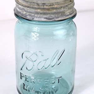 Ball Perfect Mason Jar, Vintage Circa 1923-1933 Ball Mason Pint Canning Jar with Genuine Zinc Cap- Aqua Green Glass - VG Condition