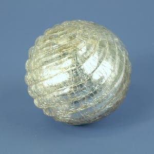 Vintage met kwikfolie beklede presse-papier / ornamentdecoratie met wervelend ribpatroon 4" - zwaar / dik glas