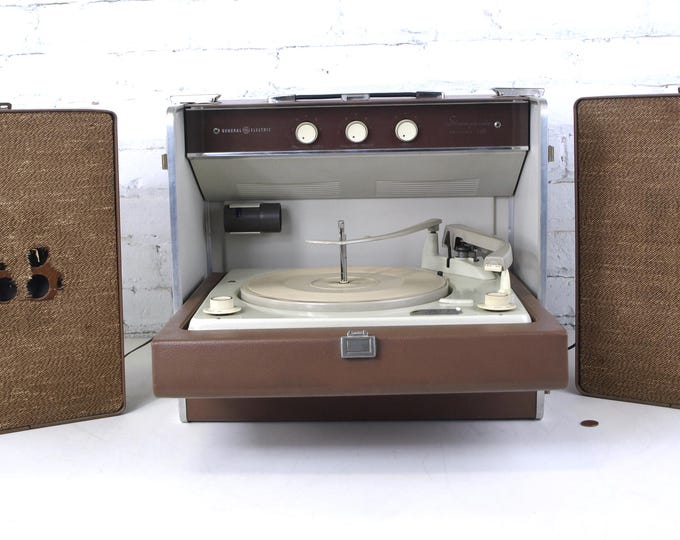 Vintage General Electric GE Stereophonic Trimline 100 Record Player ...