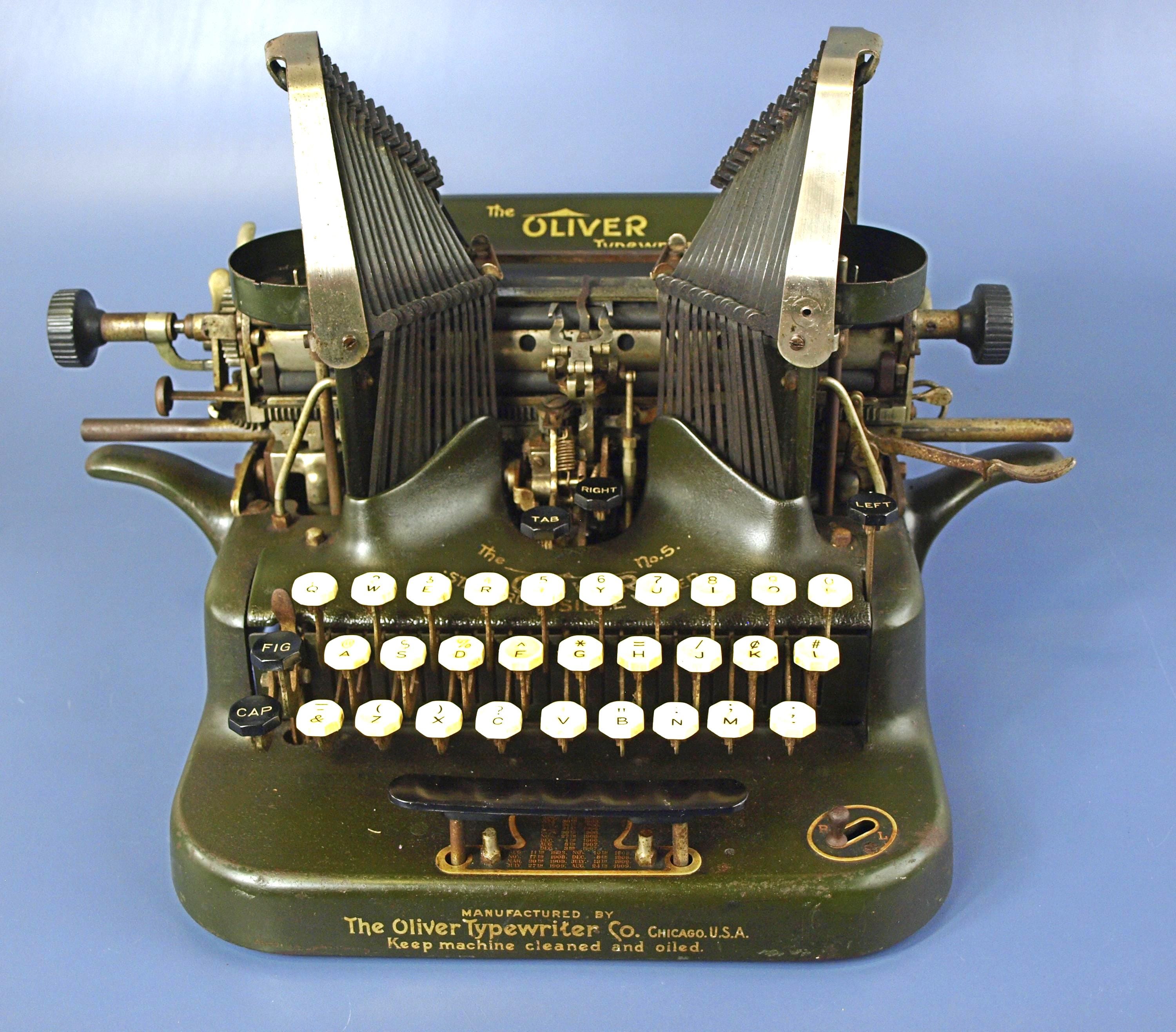 Antique Oliver Standard Visible Typewriter No. 5 With Batwing