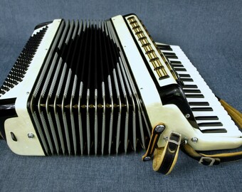 Vintage Camerano Italian Piano Accordion M 608/45 With Faux Mother