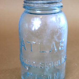 Antique Atlas Strong Shoulder Aqua Blue Mason Jar Quart #5 with Zinc Lid Circa 1910&#39;s