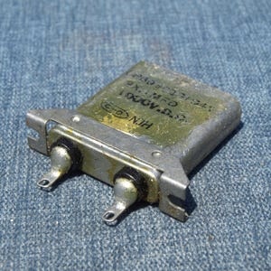 CP69B6EG104V 2X .1 MFD 1000 VDC High Voltage Capacitor - Sangamo? - NOS