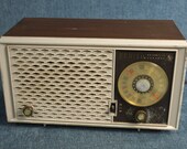 Vintage Zenith Automatic Frequency Control AM FM Radio Model S-52233 - Works