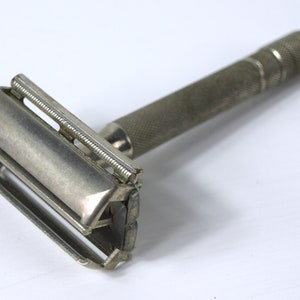 Vintage Mid Century Gillette Double Edge Safety Razor, Circa 1950's - Good+ Condition and In Working Order