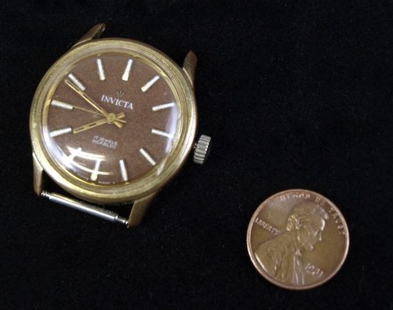 Vintage Men's Invicta Mechanical Wrist Watch With Incabloc Shock