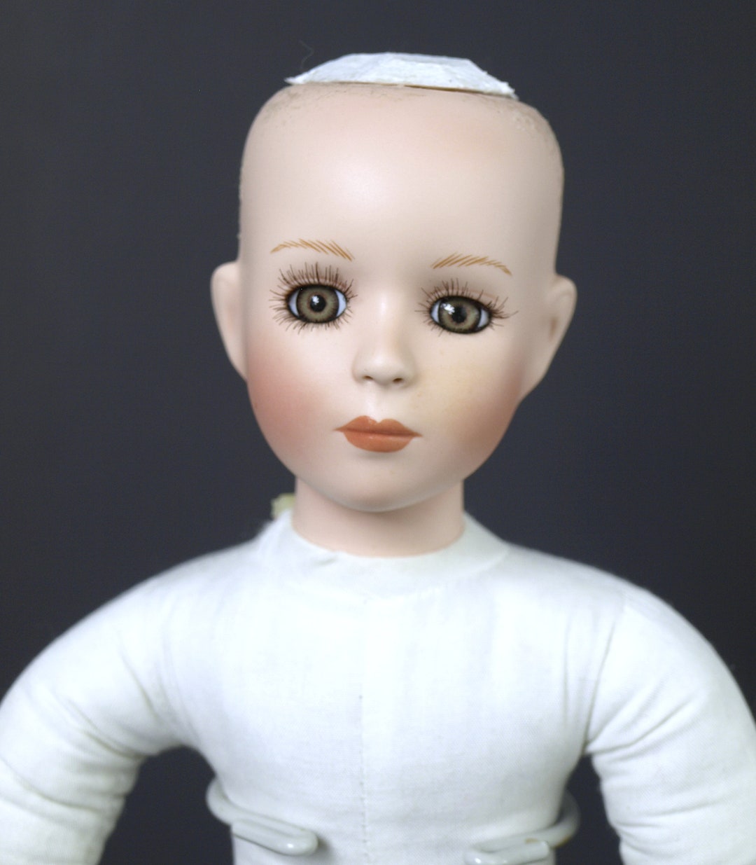 Vintage T. C. Porcelain Wind up Music Box Girl Doll With Hazel Eyes Dated 1998 No. 0518 13.25