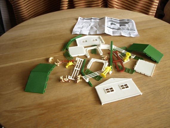 Miniature Farm Set / Mini Ducks and Fence Hobby 3pc Set 