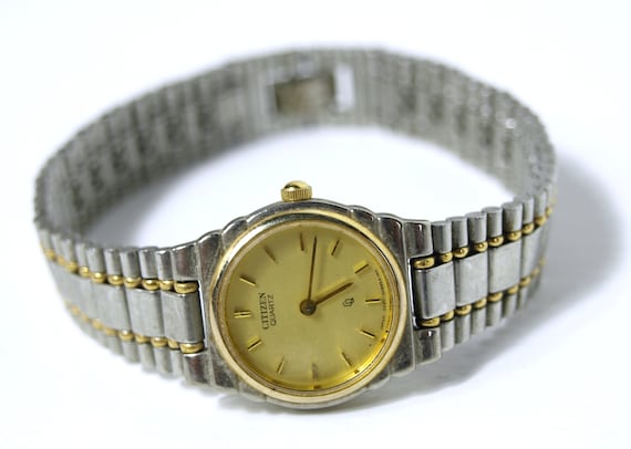 Vintage Ladies CITIZEN Quartz Wrist Watch w/ Meta… - image 1