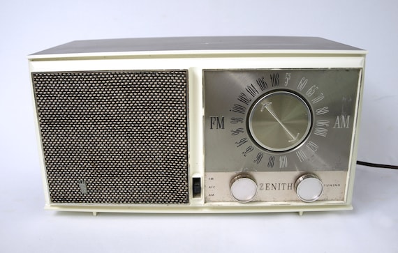 Vintage Zenith Tube AM/FM/AFC Radio Model S-64184, Circa